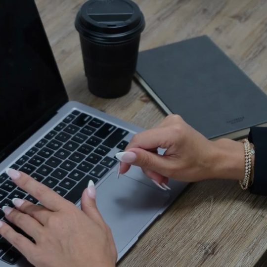 a9b4008fb84906bc20529affe75863ca Social Listening